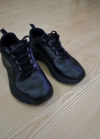 36 Beden siyah Renk Orjinal Skechers