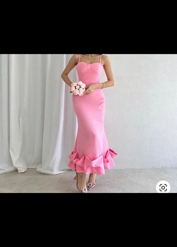 Pembe Askılı Uzun Fırfırlı Abiye Elbise