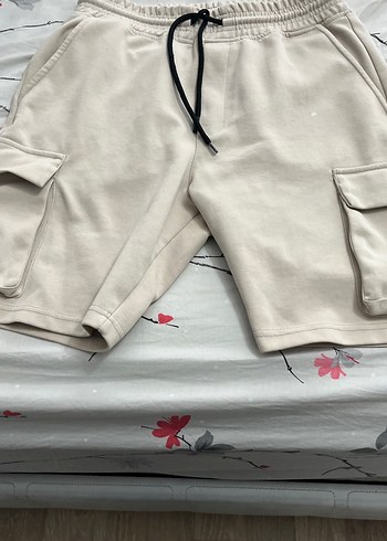 Beyaz Rahat Kesim Kısa Şort - Görsel 4