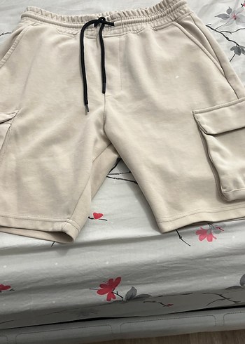 Beyaz Rahat Kesim Kısa Şort - Görsel 2