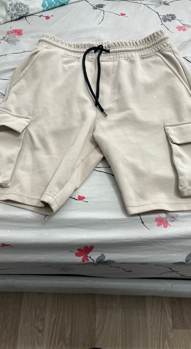 Beyaz Rahat Kesim Kısa Şort - Görsel 4