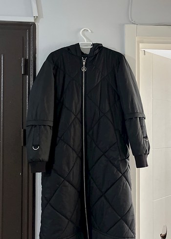 Uzun Siyah Fermuarlı Kadın Kışlık Mont - Görsel 2