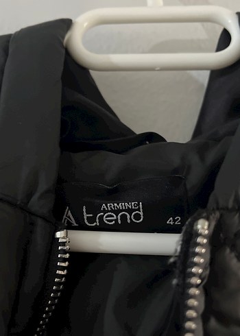 Uzun Siyah Fermuarlı Kadın Kışlık Mont - Görsel 8