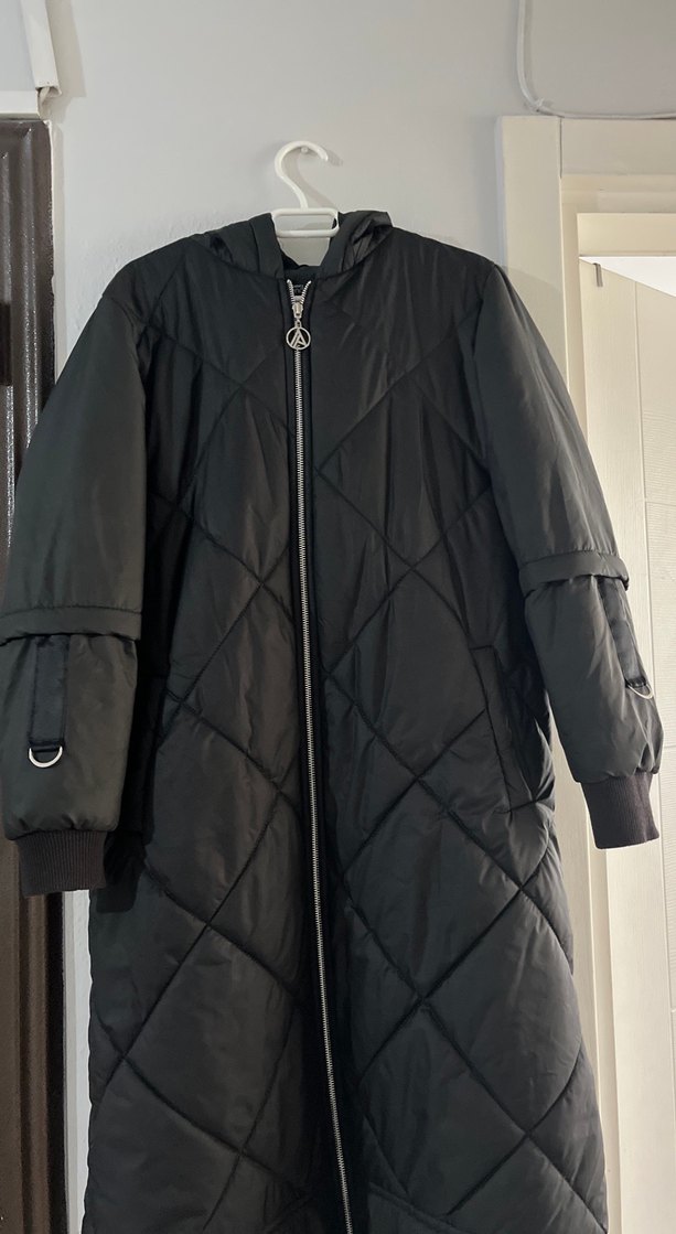 Uzun Siyah Fermuarlı Kadın Kışlık Mont - Görsel 4