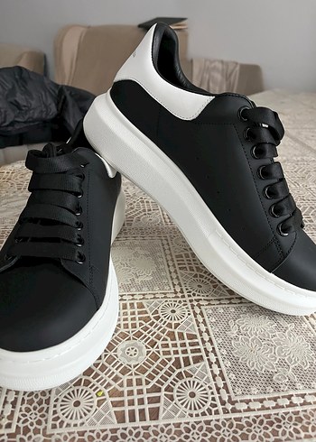 Alexander McQueen 39