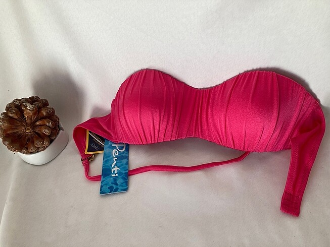 Pembe bikini üstü