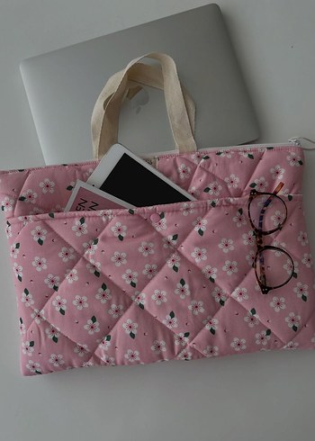 Pembe Çiçek Desenli Kadın Laptop Çantası