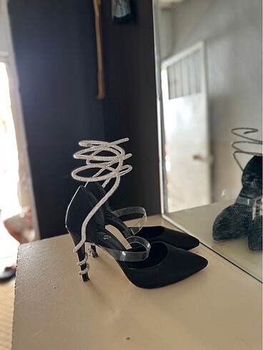 Diğer topuklu ayakkabı