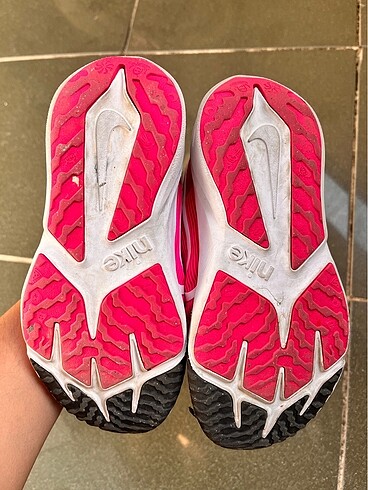 30 Beden Nike kız çocuk spor ayakkabı