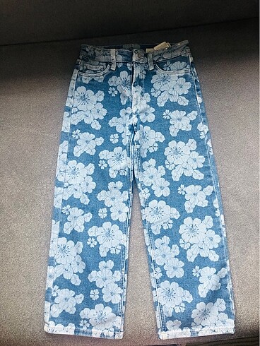 6 yaş H&M çiçekli kot pantolon