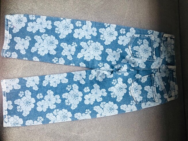6 Yaş Beden 6 yaş H&M çiçekli kot pantolon