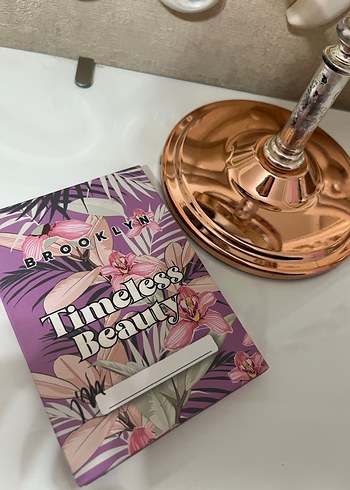 Mor Tonlarda Göz Farı Paleti - Görsel 2