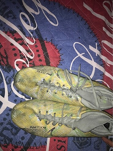 42.5 Beden yeşil Renk Nike Orijinal Krampon