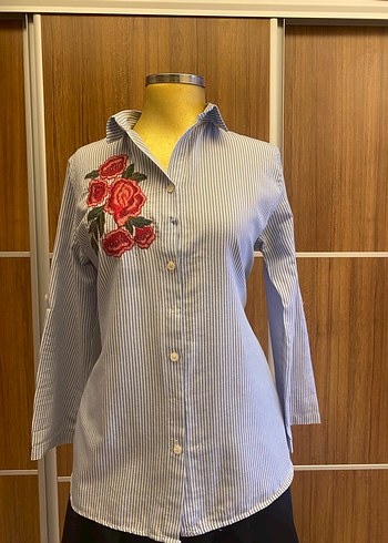 Nakışlı Düğmeli Gri Kadın Gömlek - Görsel 6