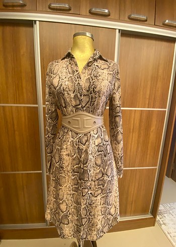 Uzun Kol Yılan Desenli Kahverengi Elbise - Görsel 4