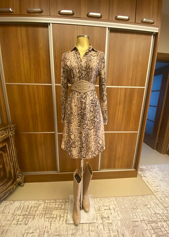 Uzun Kol Yılan Desenli Kahverengi Elbise - Görsel 3
