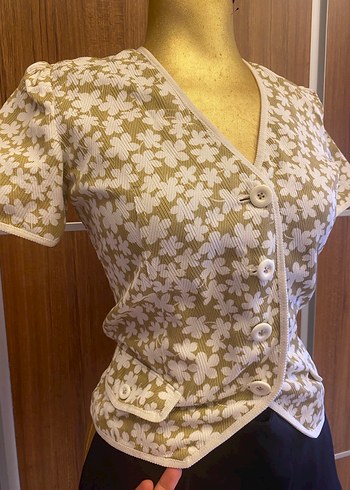 V yaka bej vintage kısa kollu gömlek - Görsel 5