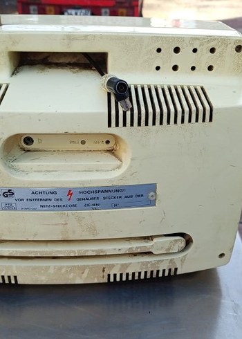 Sarı Renk Retro Televizyon Monitörü - Görsel 3