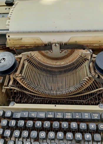 Bej Renkli Eski Tip Klavye - Görsel 3