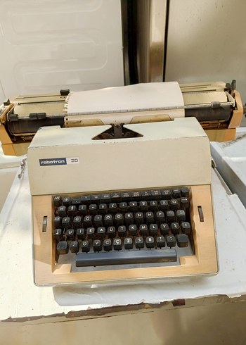 Bej Renkli Eski Tip Klavye - Görsel 4