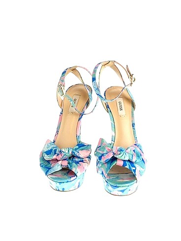 38 Beden Guess Platform %70 İndirimli.