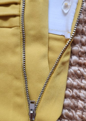 LC Waikiki LC Waikiki Sarı Pilili Kadın Kumaş Pantolon
