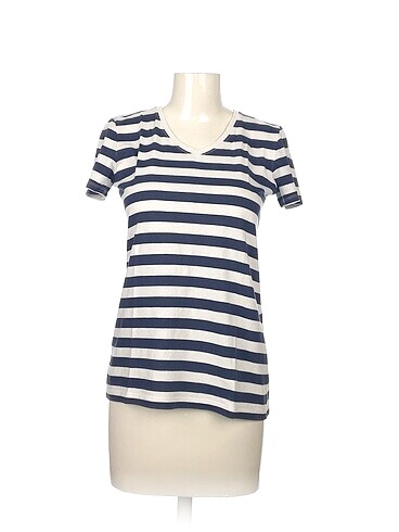 Diğer T-shirt %70 İndirimli.