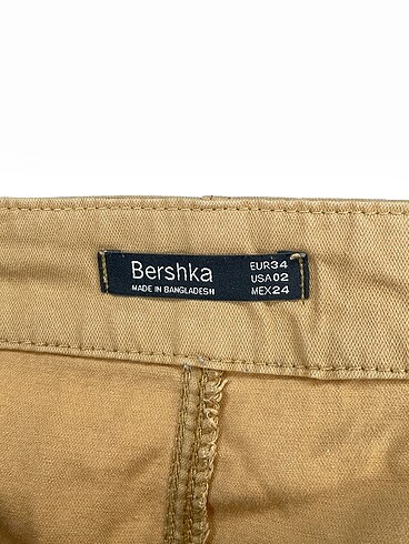 34 Beden çeşitli Renk Bershka Jean / Kot %70 İndirimli.