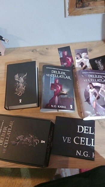 Deliler ve cellatlar kutulu seri (hgoi 3. Kitap) 