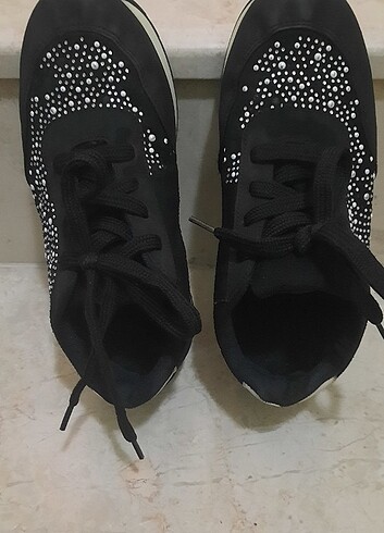 35 Beden siyah Renk spor ayakkabı 