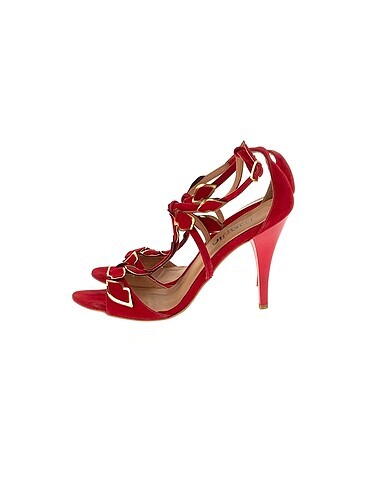 Marjin Stiletto %70 İndirimli.