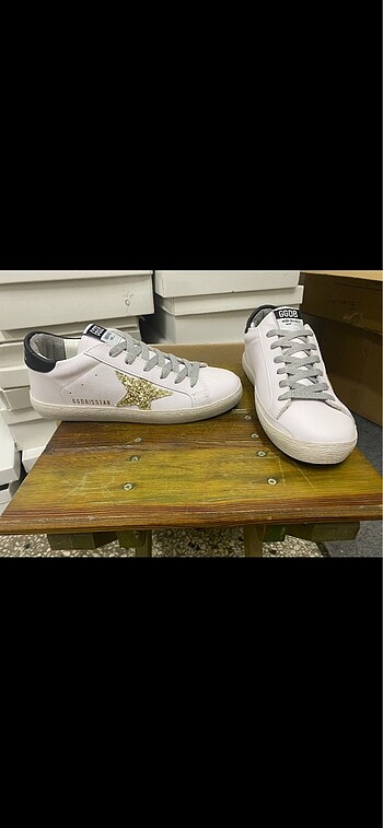 38 Beden beyaz Renk GOLDEN GOOSE
