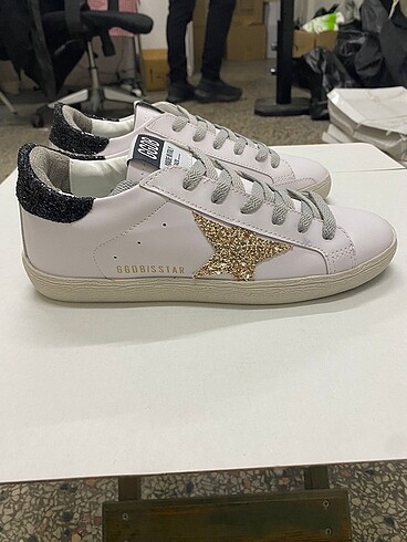 39 Beden beyaz Renk GOLDEN GOOSE