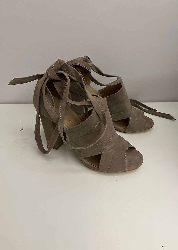 Süet topuklu ayakkabı - Görsel 2