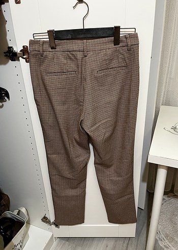 Kemer Detaylı Kahverengi Kadın Kumaş Pantolon - Görsel 3