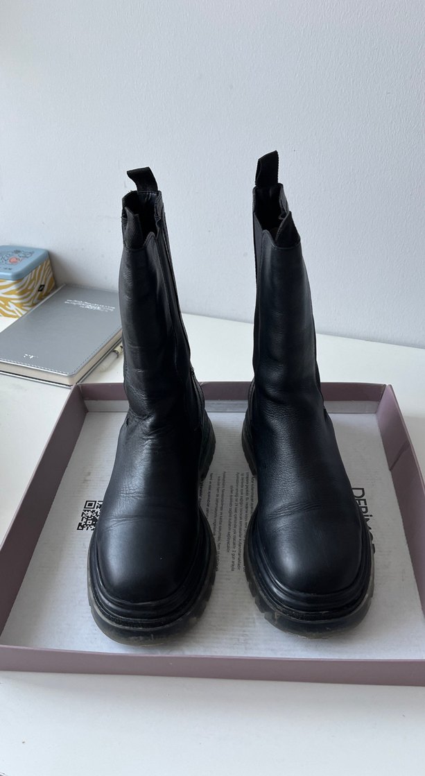 Derimod Siyah Deri Platform Topuklu Tokalı Kadın Bot - Görsel 2