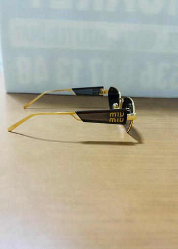 Parlak Altın Kadın Güneş Gözlüğü - Görsel 2