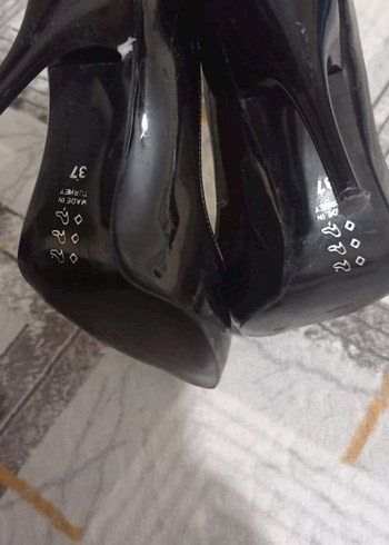 37 Beden Miss Adelfa Siyah Rugan Stiletto Topuklu Kadın Ayakkabı