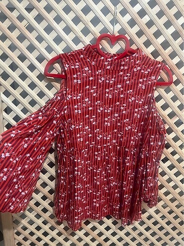 36 Beden kırmızı Renk Koton çiçekli bluz