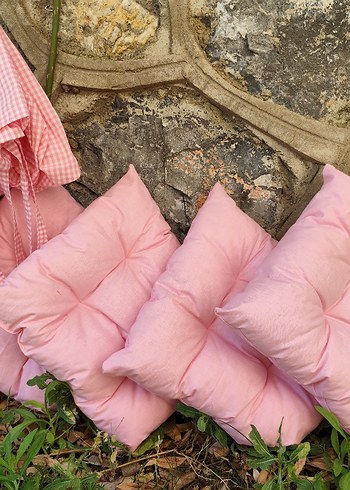 Pembe Keten Yastıklar