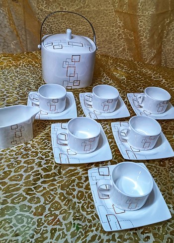 Gold Desenli Modern Porselen Çay Seti