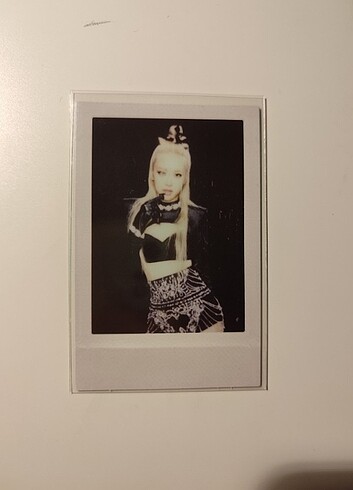 Blackpink rose polaroid