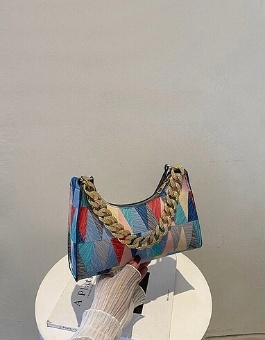 Geometric pattern shoulder bag