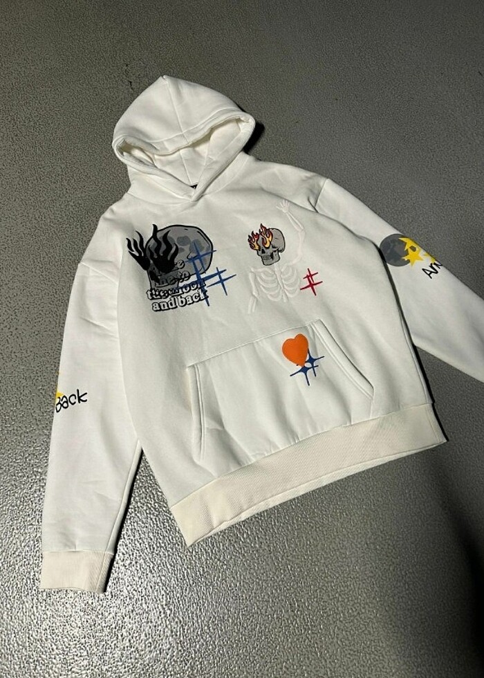 Beyaz desenli unisex sweet - Görsel 3