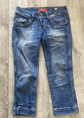 27 Beden Vintage Düğmeli Dar Kesim Jean Kapri