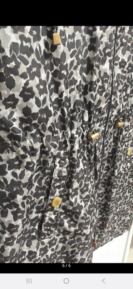 Gri Kapüşonlu leopar  Desenli Kadın Kaban yağmurluk trençkot
l - Görsel 4