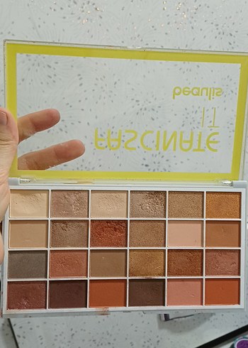 Bej Tonlarda 24 Renk Göz Farı Paleti mac revolition - Görsel 3