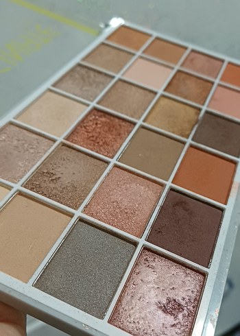 Bej Tonlarda 24 Renk Göz Farı Paleti mac revolition - Görsel 5