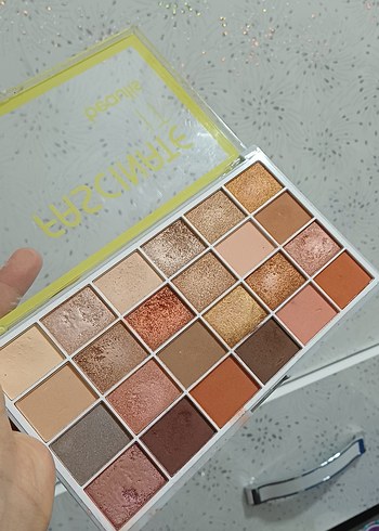 Bej Tonlarda 24 Renk Göz Farı Paleti mac revolition - Görsel 4