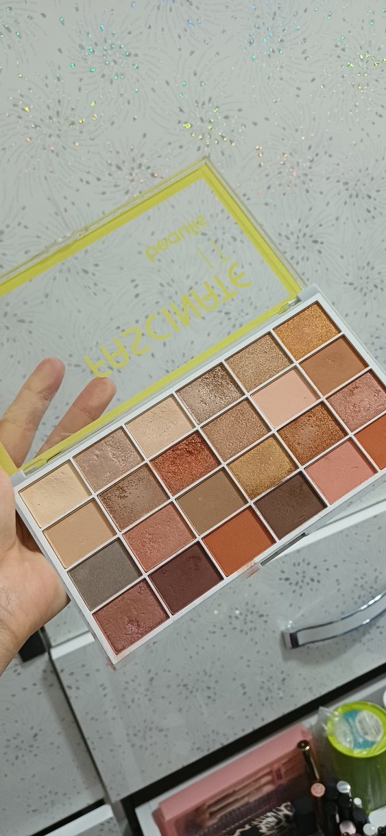 Bej Tonlarda 24 Renk Göz Farı Paleti mac revolition - Görsel 2